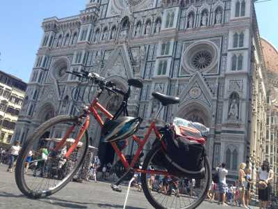 La pausa di fronte al duomo di Firenze